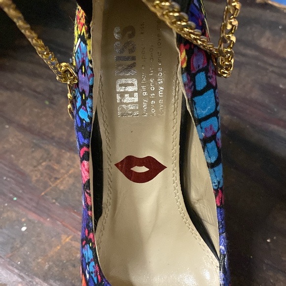 Shoes - Picture 3 of 4